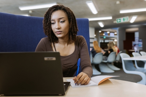 Copyright: Helen Yates Photography
CRM and Web team use only.