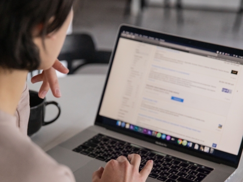Woman searching using a laptop - Pexels, https://www.pexels.com/photo/crop-unrecognizable-businesswoman-typing-on-laptop-at-home-4050216/