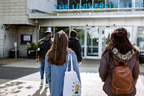 Students entering the University Library